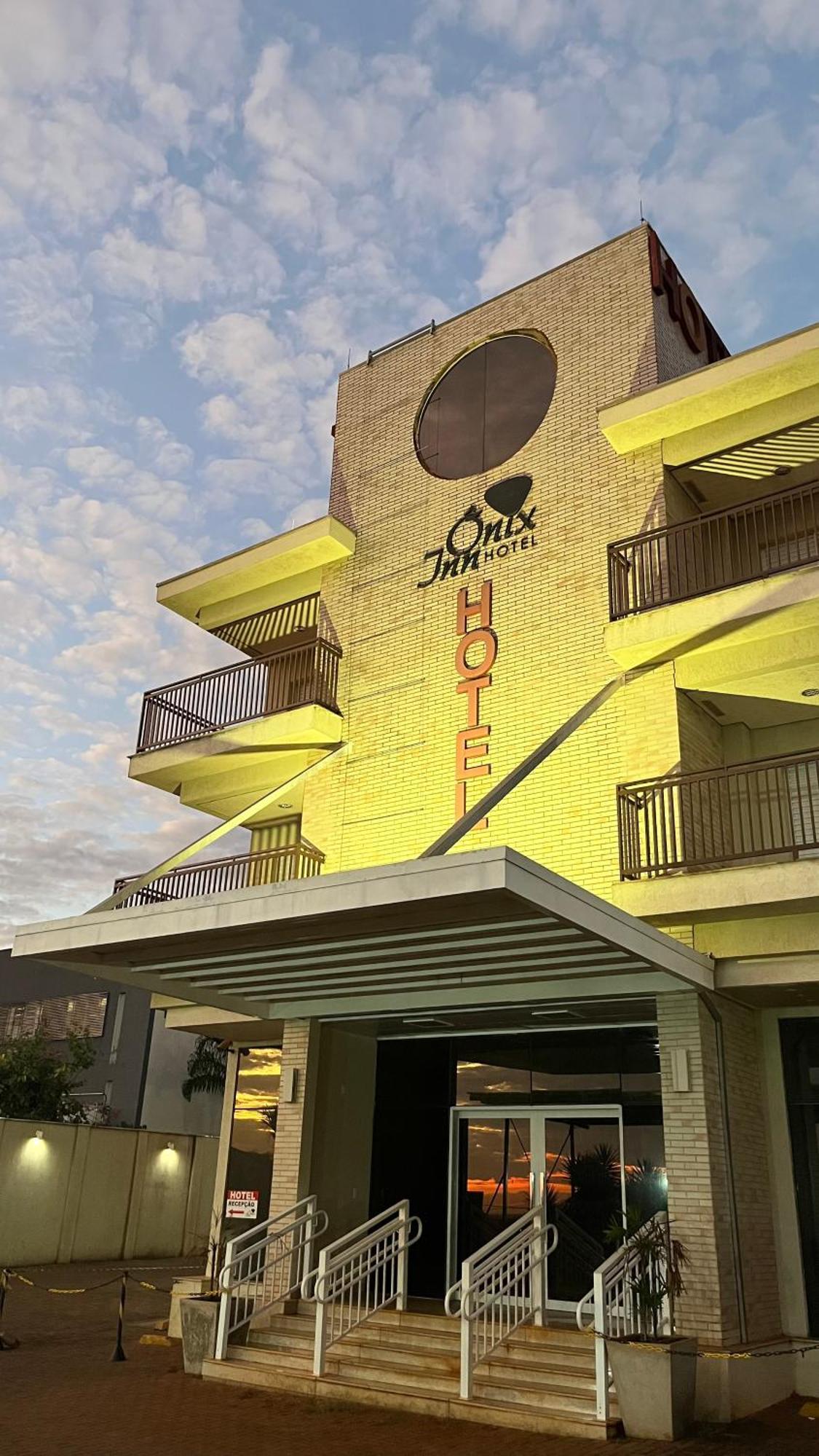 Onix Inn Hotel Cravinhos Exterior photo