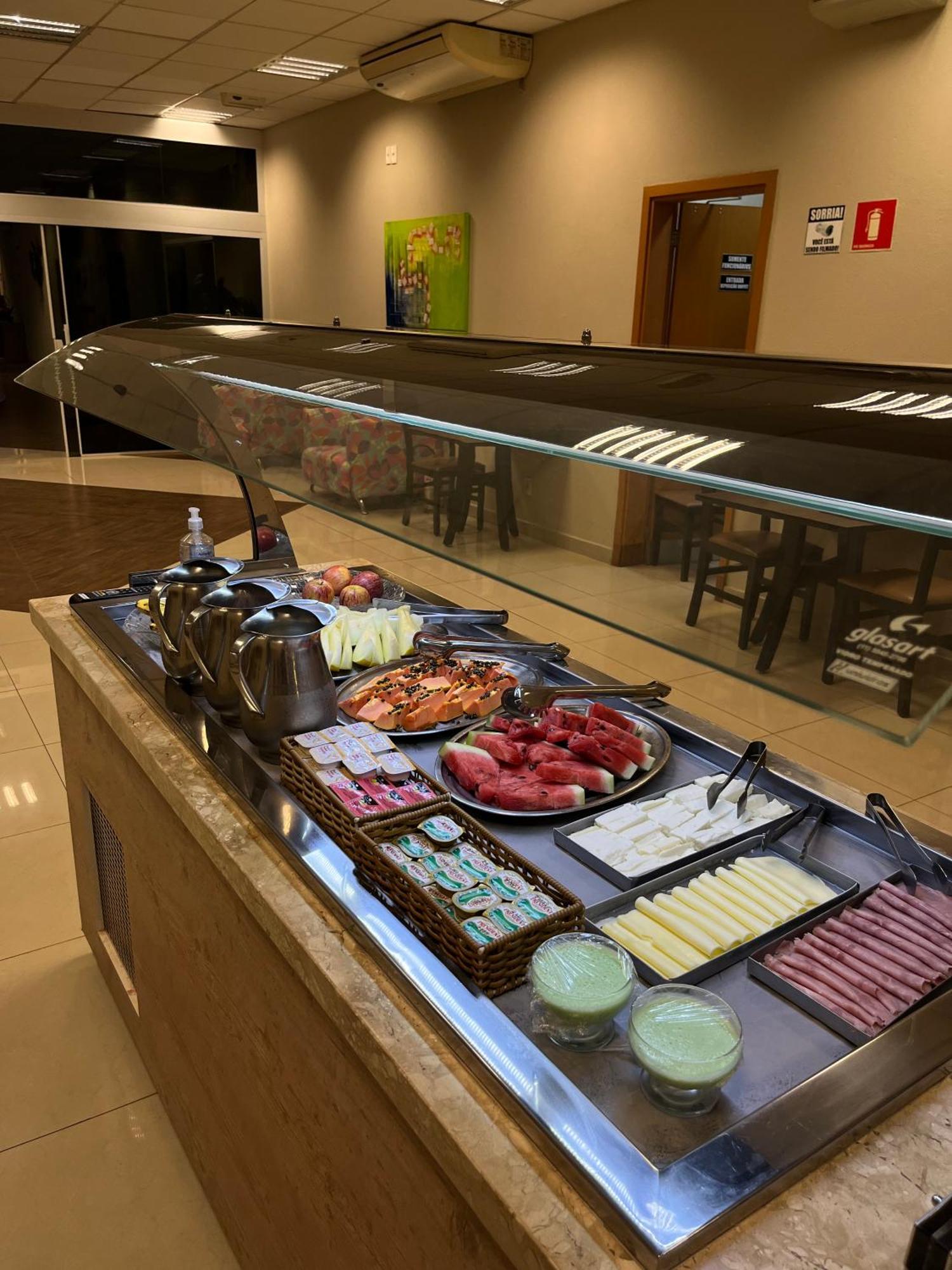 Onix Inn Hotel Cravinhos Exterior photo