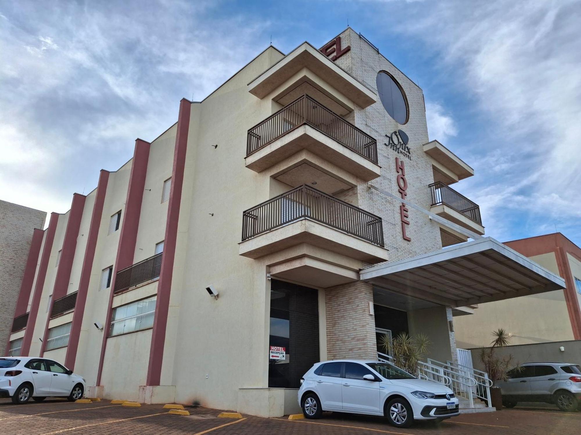 Onix Inn Hotel Cravinhos Exterior photo